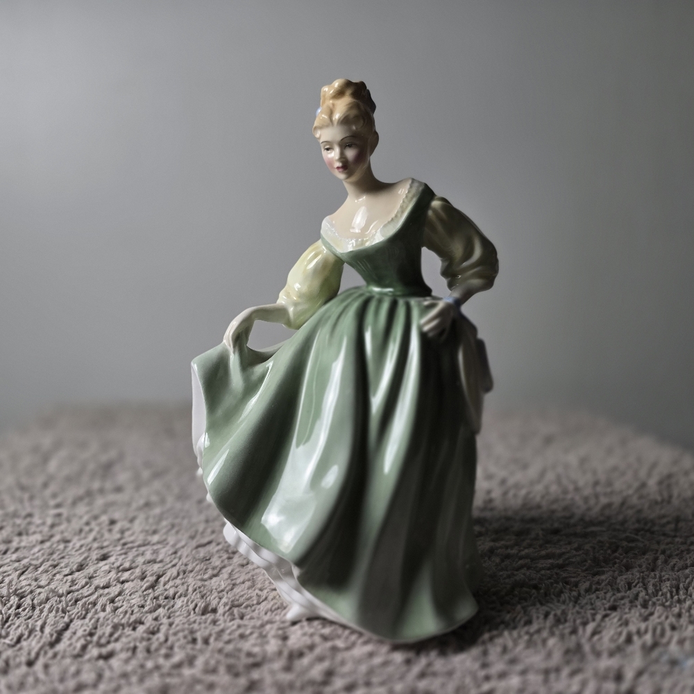 Royal Doulton Fair Lady Figurine Bone China England - Picture 3 of 12
